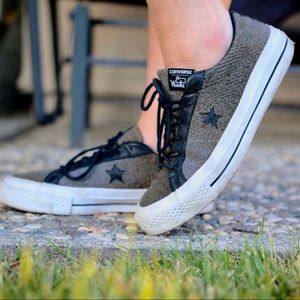 Army green one star low top suede converse size 8.5